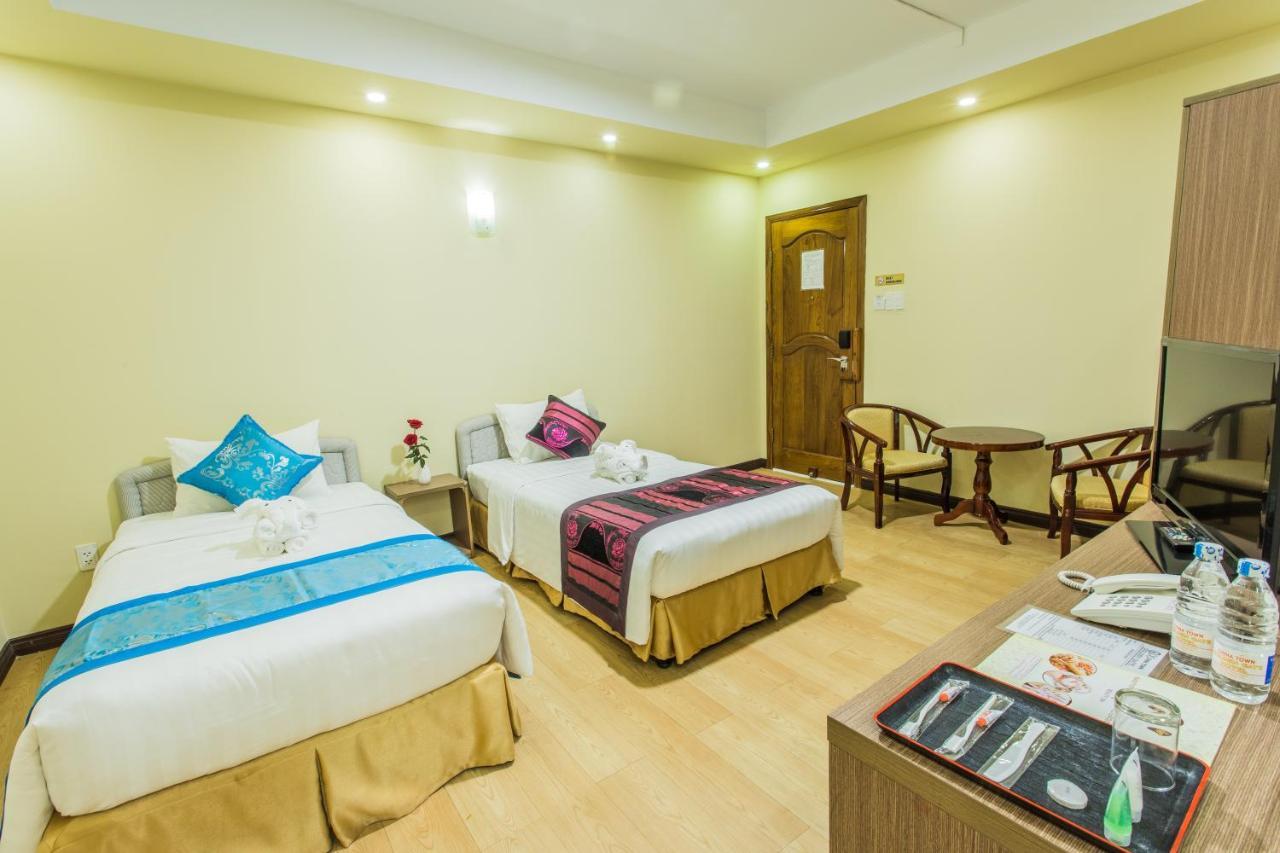 Golden Gate China Town Hotel Yangon Dış mekan fotoğraf
