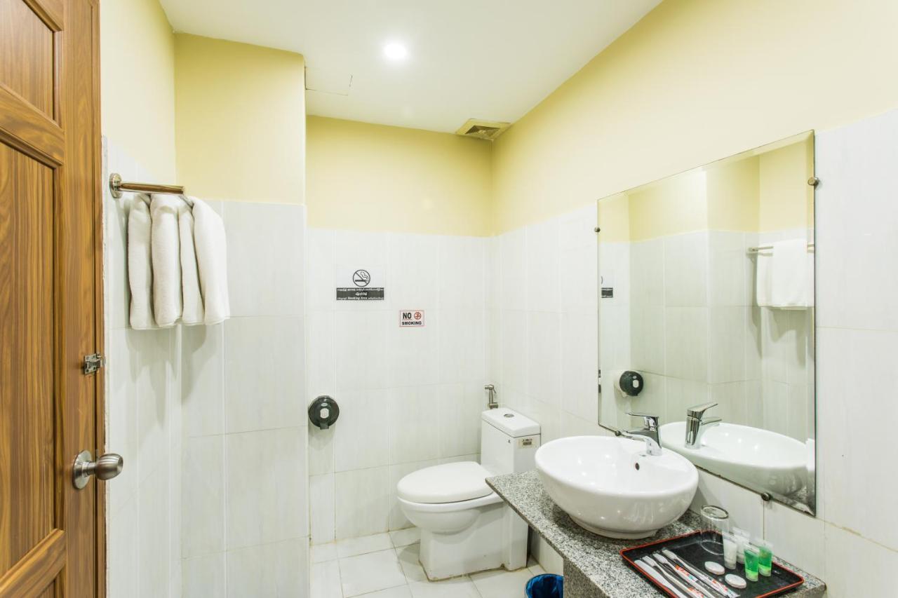 Golden Gate China Town Hotel Yangon Dış mekan fotoğraf